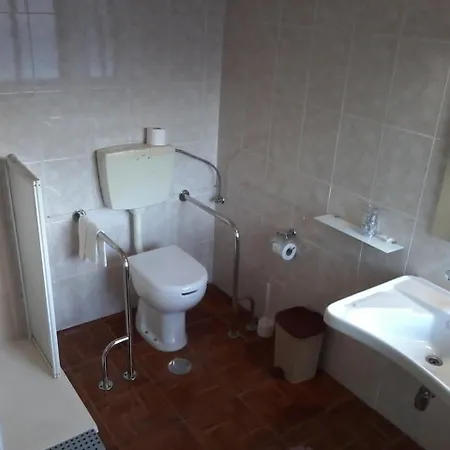 Nunes Pinto Πανσιόν 3*